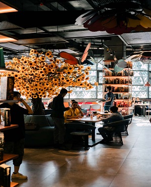 کافه بازی فکرکده واندرلند (شریعتی)