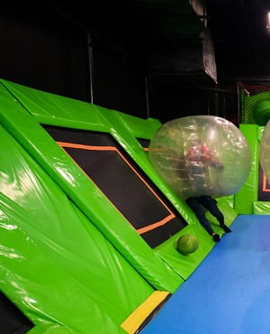 فوتبال حبابی هلیوم پارک مشهد