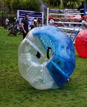 فوتبال حبابی ستارگان برفی